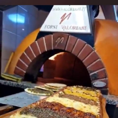 Lahmacun mit würzigem Hackfleisch-Belag