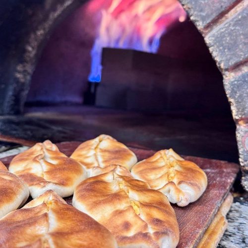 Syrische Fata'er und Manakish, frisch gebacken